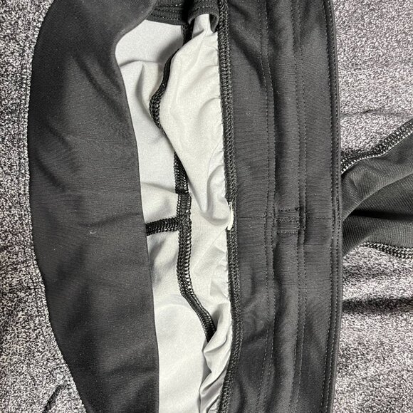 Lululemon Men's Grey Blend 9" Linerless Shorts - Size Medium - Picture 5 of 5